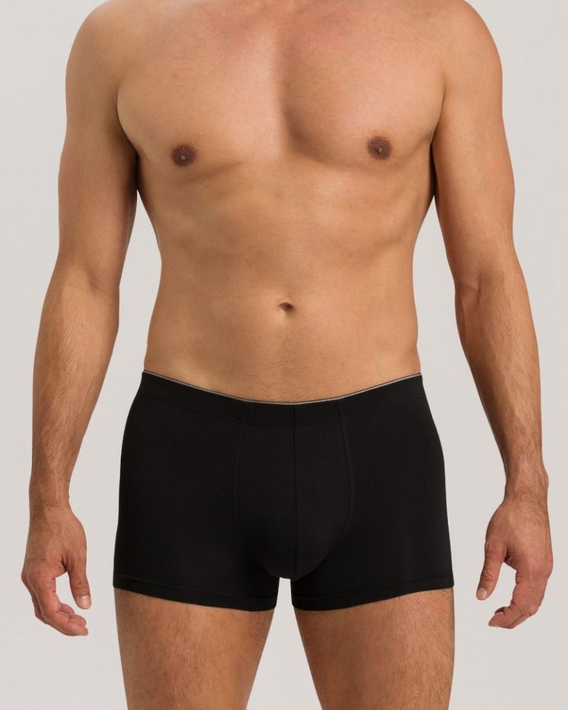 БОКСЕРКИ/COTTON SUPERIOR - БОКСЕРКИ/COTTON SUPERIOR -  - БоксеркиHANRO Цвят: черно Серия:COTTON SUPERIOR Състав: 93% памук, 7% еластан Фина материя от висок клас памук и еластан Скрит ластичен колан с надписHANROотвътре Моля имайте предвид, че всички прод
