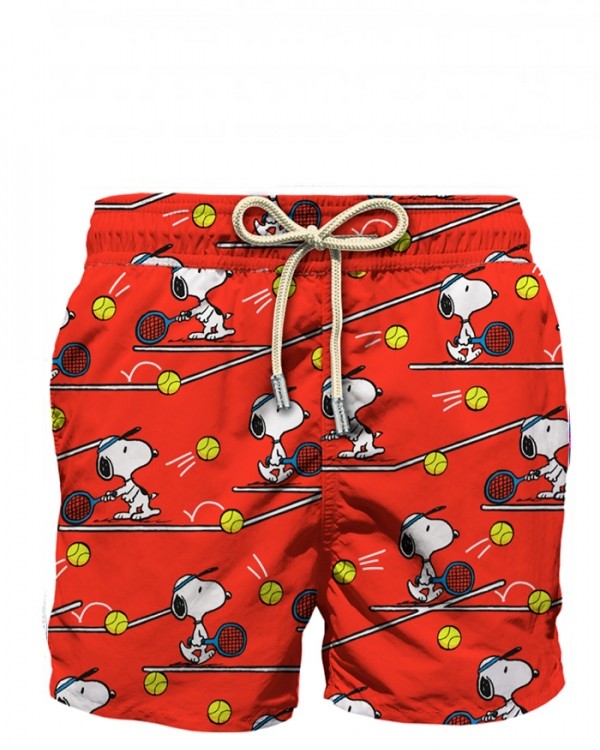 БАНСКИ / SNOOPY TENNIS GAME - БАНСКИ / SNOOPY TENNIS GAME - Бански костюми - Бански SAINT BARTH Цвят: червено снупи Състав: 100% полиестер Бързо съхнещи Средна дължина Свободна кройка Бандаж